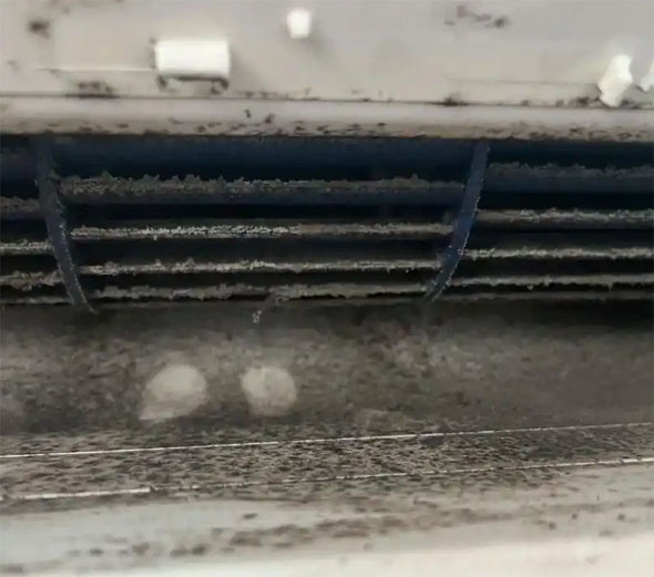 龙沙空调吹的风有股烧焦味是怎么回事